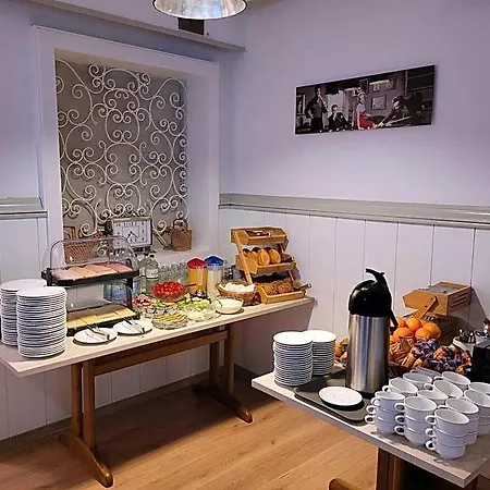 Moinmoin Hotel 3*